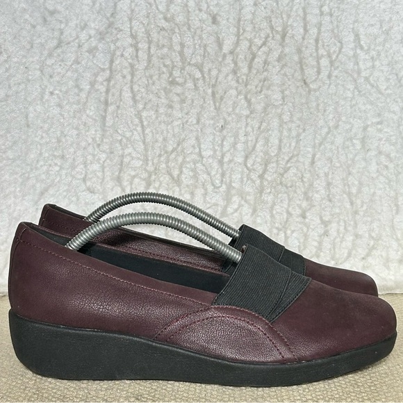 Easy Spirit Shoes - Easy Spirit Womens Maroon Kaleo 3 Comfortable Wedge Heel Loafer Shoes SZ 9.5W